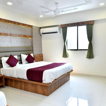 אחמדאבאד Hotel Royal King By Sky Stays מראה חיצוני תמונה