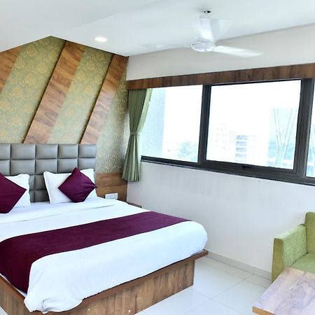 אחמדאבאד Hotel Royal King By Sky Stays מראה חיצוני תמונה