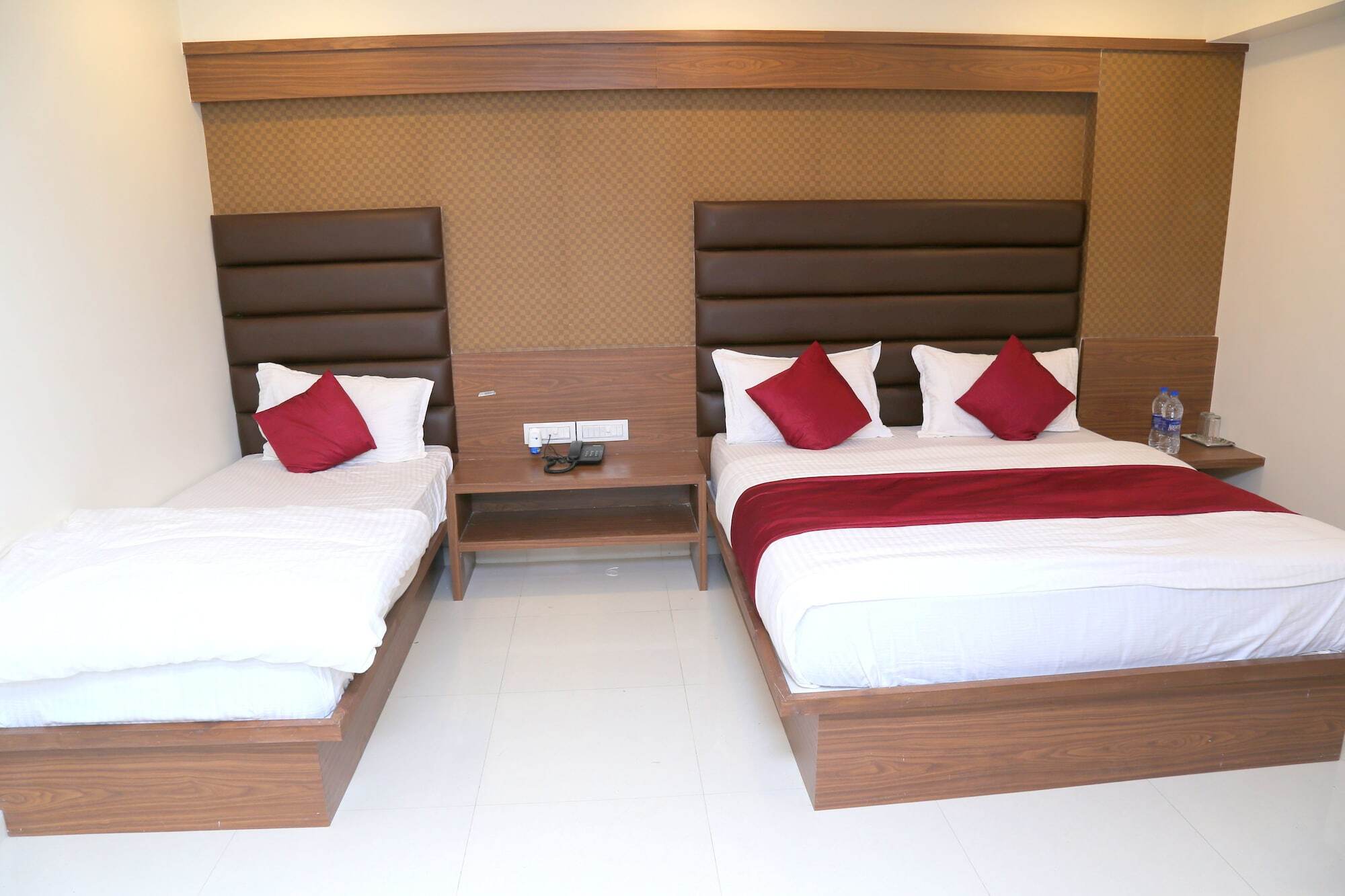 אחמדאבאד Hotel Royal King By Sky Stays מראה חיצוני תמונה
