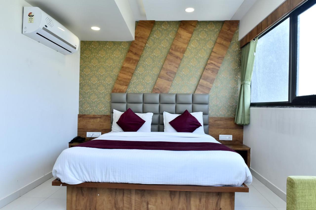 אחמדאבאד Hotel Royal King By Sky Stays מראה חיצוני תמונה
